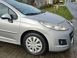 Grau Gebraucht 2010 Peugeot 207 Kleinwagen | 1.650 € (Fairer Preis)
