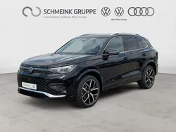 Grenadillschwarz metallic Neu 2025 VW Tiguan R-line SUV | 64.480 €