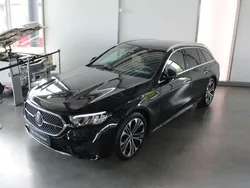 Schwarz , metalliclack obsidianschwarz Gebraucht 2024 Mercedes E220 Avantgarde Limousine | 54.790 € (Etwas zu teuer)