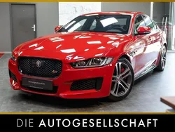 Caldera red Gebraucht 2017 Jaguar XE S Limousine | 28.990 € (Fairer Preis)
