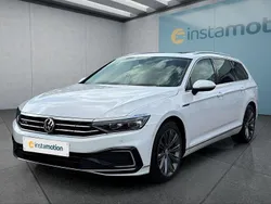 Weiß Gebraucht 2020 VW Passat GTE Kombi | 22.849 € (Fairer Preis)