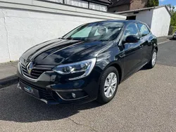 Sternenschwarz Gebraucht 2016 Renault Mégane IV Experience Limousine | 9.900 € (Fairer Preis)