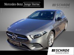 Grau Gebraucht 2022 Mercedes A250 AMG line Limousine | 25.850 € (Guter Preis)