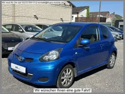 Blue metallic Gebraucht 2011 Toyota Aygo Edition Kleinwagen | 3.900 € (Fairer Preis)