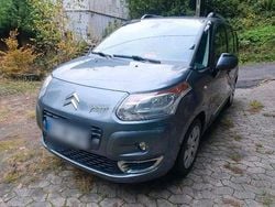 Grau Gebraucht 2010 Citroën C3 Picasso Exclusive Van / Kleinbus | 5.990 € (Fairer Preis)