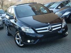 Schwarz Gebraucht 2012 Mercedes B200 Van / Kleinbus | 12.990 € (Fairer Preis)
