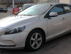 Silber Gebraucht 2015 Volvo V40 You! Limousine | 7.999 € (Superpreis)