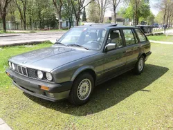 Grau Gebraucht 1990 BMW 325 Kombi | 15.900 €