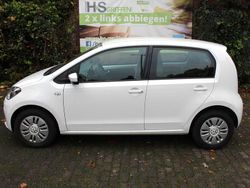 Weiß Gebraucht 2014 VW up! Kleinwagen | 7.890 € (Etwas zu teuer)