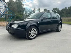 Schwarz Gebraucht 2002 VW Golf IV Limousine | 2.950 € (Etwas zu teuer)