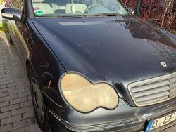 Schwarz Gebraucht 2005 Mercedes C220 Limousine | 990 € (Superpreis)