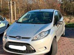 Grau Gebraucht 2011 Ford Fiesta Ambiente Kleinwagen | 3.500 € (Fairer Preis)