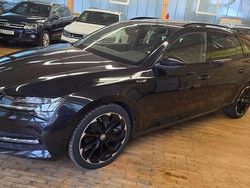 Schwarzmagic perleffekt Gebraucht 2023 Skoda Superb SportLine Kombi | 23.800 €