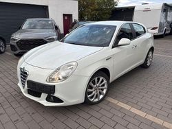 Weiß Gebraucht 2012 Alfa Romeo Giulietta Turismo Kleinwagen | 10.900 € (Teuer)