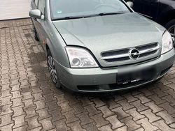 Grün Gebraucht 2003 Opel Vectra Limousine | 2.000 € (Fairer Preis)