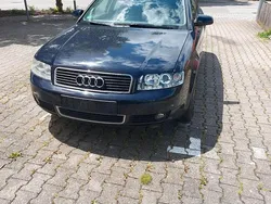 Blau Gebraucht 2002 Audi A4 Kombi | 950 € (Superpreis)