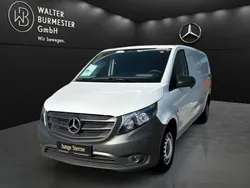 Weiß Gebraucht 2023 Mercedes Vito Van / Kleinbus | 29.738 € (Superpreis)