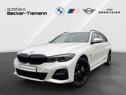 Mineralweiß Gebraucht 2022 BMW 330e M Sport Kombi | 34.412 € (Fairer Preis)