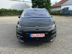 Schwarz Gebraucht 2017 Citroën Grand C4 Picasso Shine Van / Kleinbus | 15.990 € (Fairer Preis)