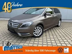 Gold metallic Gebraucht 2012 Mercedes 200 Van / Kleinbus | 11.339 € (Fairer Preis)