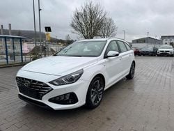 Weiß Gebraucht 2023 Hyundai i30 Trend Kombi | 18.990 € (Guter Preis)