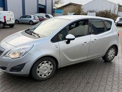 Silber Gebraucht 2013 Opel Meriva Edition Van / Kleinbus | 4.350 € (Fairer Preis)