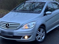 Grau Gebraucht 2007 Mercedes B180 Van / Kleinbus | 4.700 € (Guter Preis)
