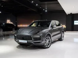 Grau Gebraucht 2019 Porsche Cayenne Sport SUV | 57.980 €