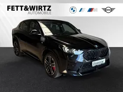 Saphirschwarz metallic Gebraucht 2024 BMW X2 M Sport SUV | 46.490 € (Fairer Preis)