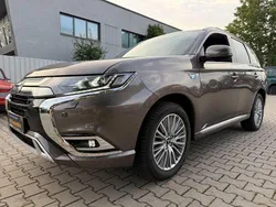 Braun Gebraucht 2019 Mitsubishi Outlander P-HEV Edition SUV | 19.990 € (Fairer Preis)