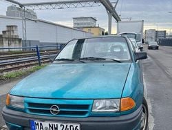 Blau Gebraucht 1993 Opel Astra Limousine | 999 €