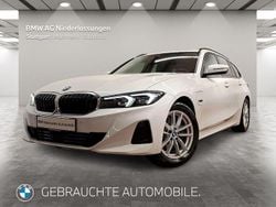 Weiß Gebraucht 2022 BMW 320e Sport Line Kombi | 25.380 € (Fairer Preis)