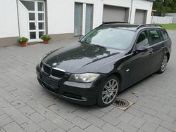 Schwarz Gebraucht 2006 BMW 318 Kombi | 2.500 €