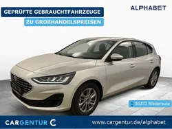 Moondust silber Gebraucht 2023 Ford Focus Titanium Limousine | 19.490 € (Superpreis)