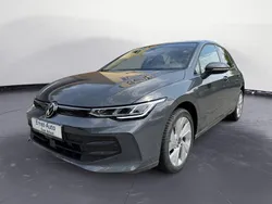 Delfingrau metallic Neu 2025 VW Golf VIII Life Limousine | 28.750 € (Superpreis)