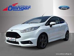Frostweiß Gebraucht 2016 Ford Fiesta ST Kleinwagen | 9.490 € (Fairer Preis)