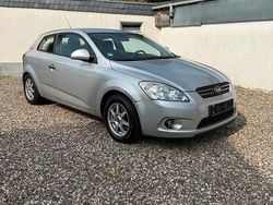 Silber Gebraucht 2009 Kia Ceed Coupé | 3.150 € (Fairer Preis)