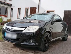 Schwarz Gebraucht 2005 Opel Tigra Cabrio | 2.690 € (Etwas zu teuer)
