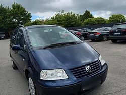 Blau Gebraucht 2003 VW Sharan Van / Kleinbus | 3.780 € (Etwas zu teuer)