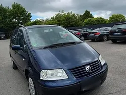 Blau Gebraucht 2003 VW Sharan Van / Kleinbus | 3.780 € (Etwas zu teuer)