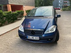 Blau Gebraucht 2010 Mercedes A180 Avantgarde Van / Kleinbus | 8.000 €