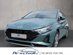 Grün Neu 2025 Hyundai i20 Select Limousine | 19.990 € (Guter Preis)