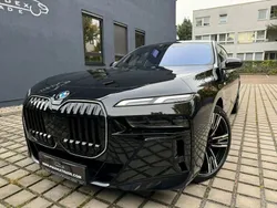 Black sapphire metallic Gebraucht 2024 BMW 740 M Sport Limousine | 105.910 €