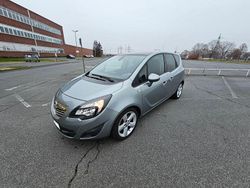 Grau Gebraucht 2011 Opel Meriva Innovation Van / Kleinbus | 6.999 € (Fairer Preis)