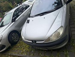 Grau Gebraucht 2003 Peugeot 206 Kleinwagen | 2.200 € (Fairer Preis)