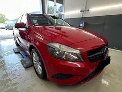 Rot Gebraucht 2013 Mercedes A180 Kleinwagen | 8.500 € (Fairer Preis)