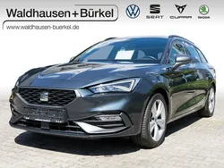 Grau Gebraucht 2022 Seat Leon FR Limousine | 26.500 € (Etwas zu teuer)
