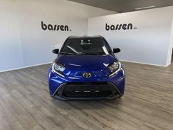 Juniper blue metallic Neu 2025 Toyota Aygo X X-play SUV | 18.100 €