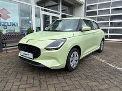 Gelb Neu 2025 Suzuki Swift Club Limousine | 17.455 €