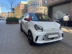Weiß Gebraucht 2020 Smart ForFour Electric Drive Limousine | 9.999 € (Fairer Preis)